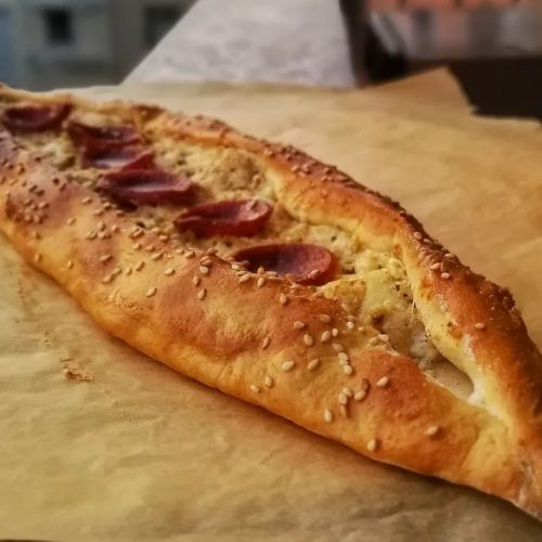 PIDE SUCUK UND KÄSE